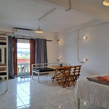 8 Sleeper Street Guesthouse Krabi town Exteriör bild