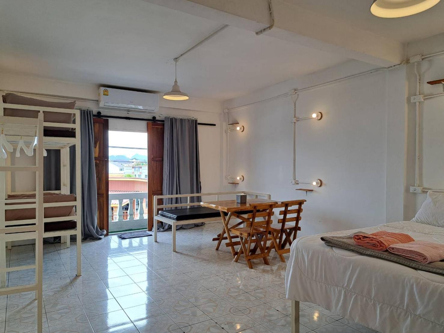 8 Sleeper Street Guesthouse Krabi town Exteriör bild