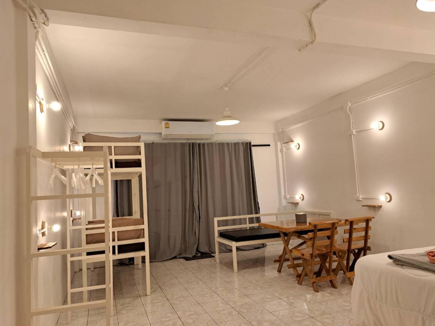 8 Sleeper Street Guesthouse Krabi town Exteriör bild
