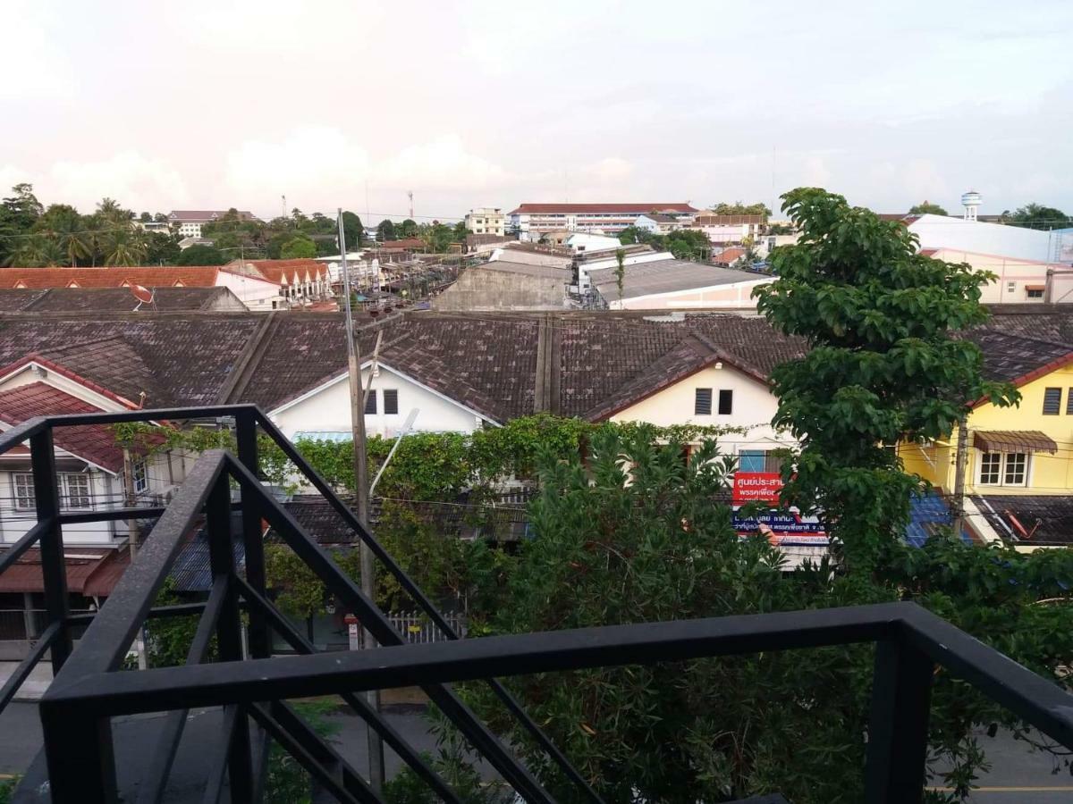 8 Sleeper Street Guesthouse Krabi town Exteriör bild